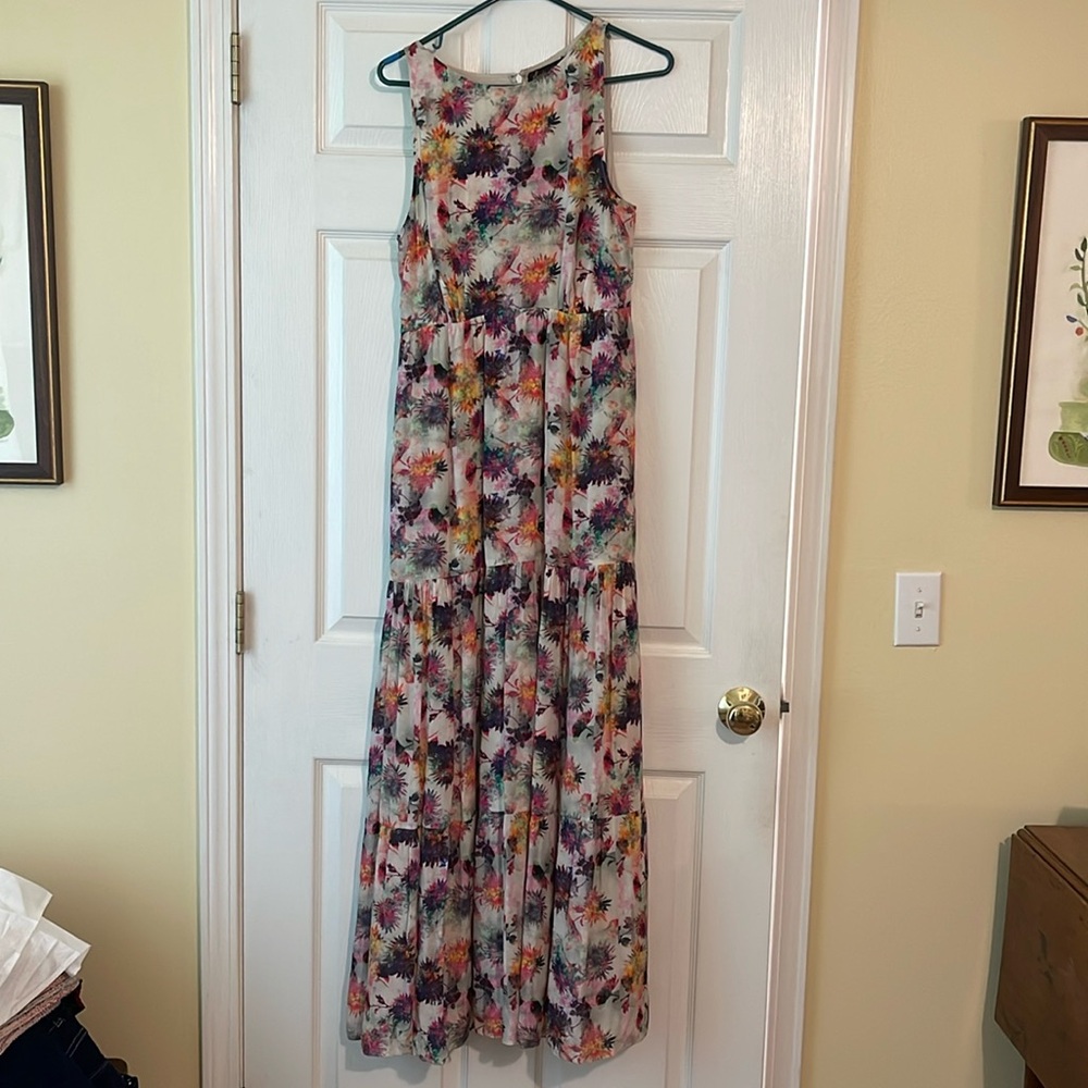 Sleeveless, beautiful colors back zip long dress